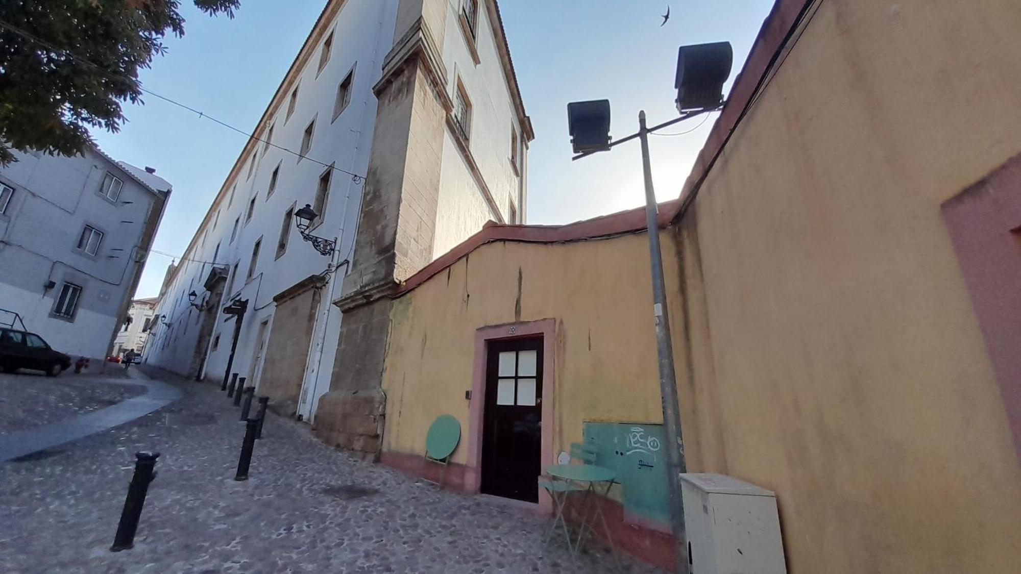 Fence Houses Coimbra Cameră foto
